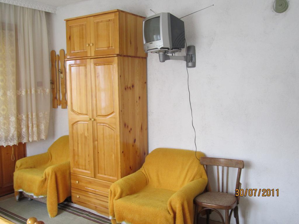 Kristal Guest House Trigrad Room photo
