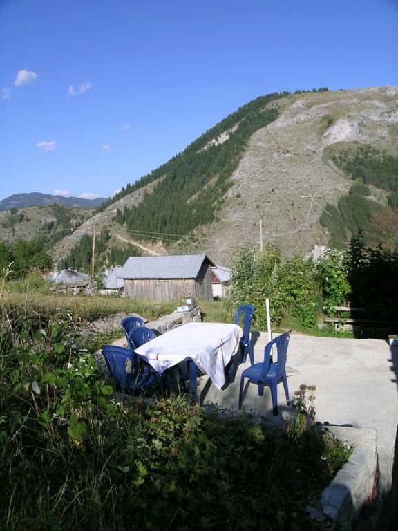 Kristal Guest House Trigrad Exterior photo