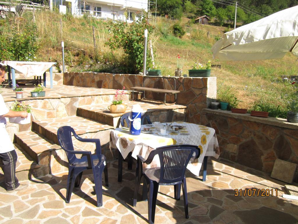 Kristal Guest House Trigrad Exterior photo